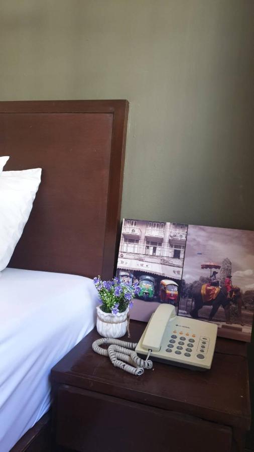 Zen Sukhumvit33 Hotel Bangkok Bagian luar foto